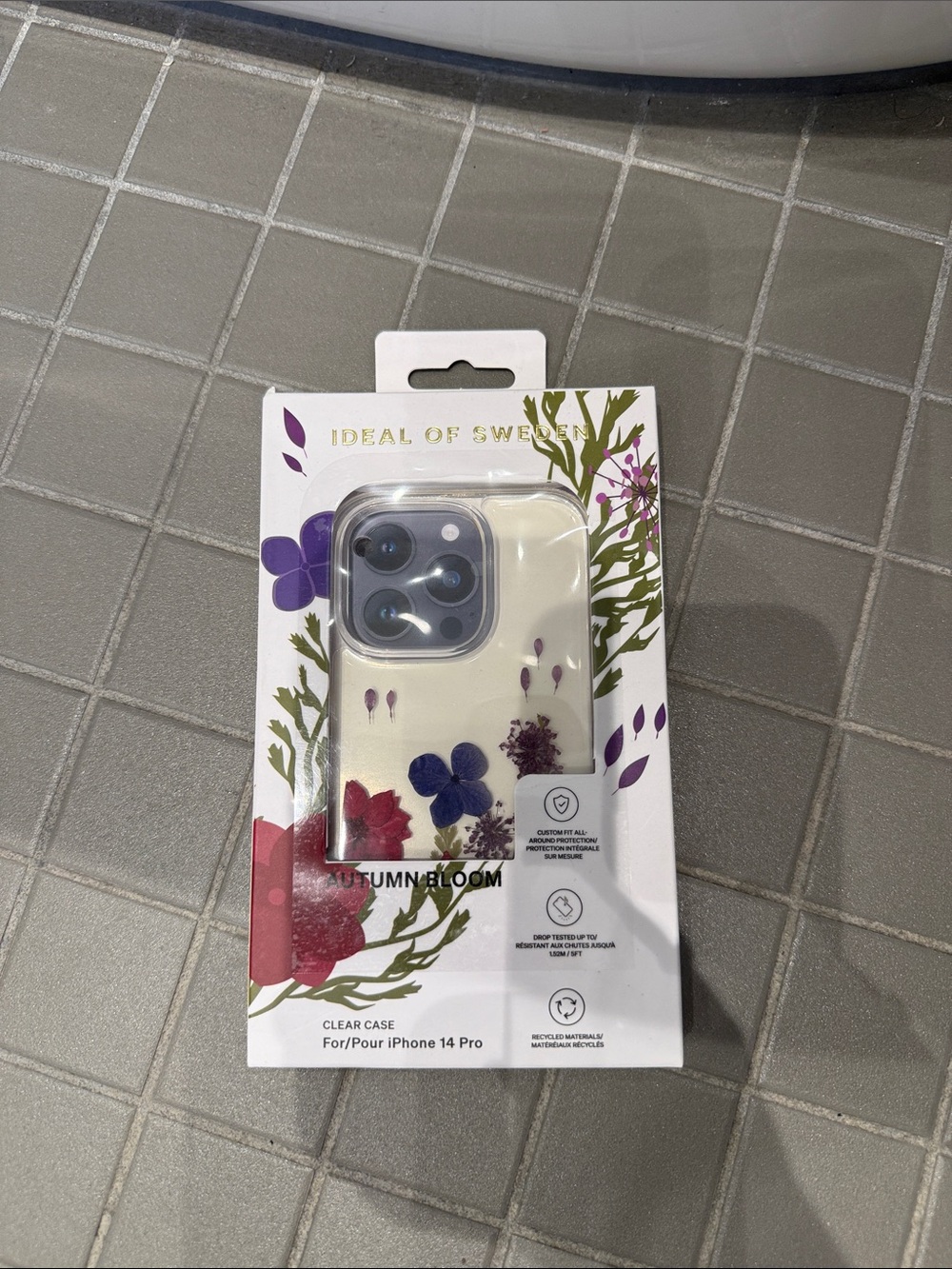 Brand new Ideal of Sweden phone Case for iPhone 14 Pro - Cream with Floral Print